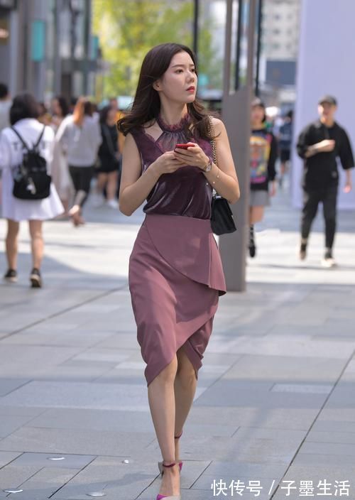 裙型 时尚精致的短裙装扮,它的美受到了气质女生的青睐