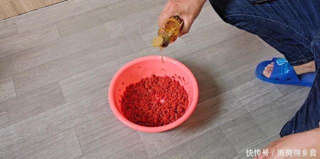 钓鲤鱼不需要太多料混合,配对这两种料,一年都不用换了