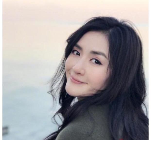 嗨唱转起来|快本收视率重回第一!谢娜产后复出心切推侄儿上热搜,反遭打脸!