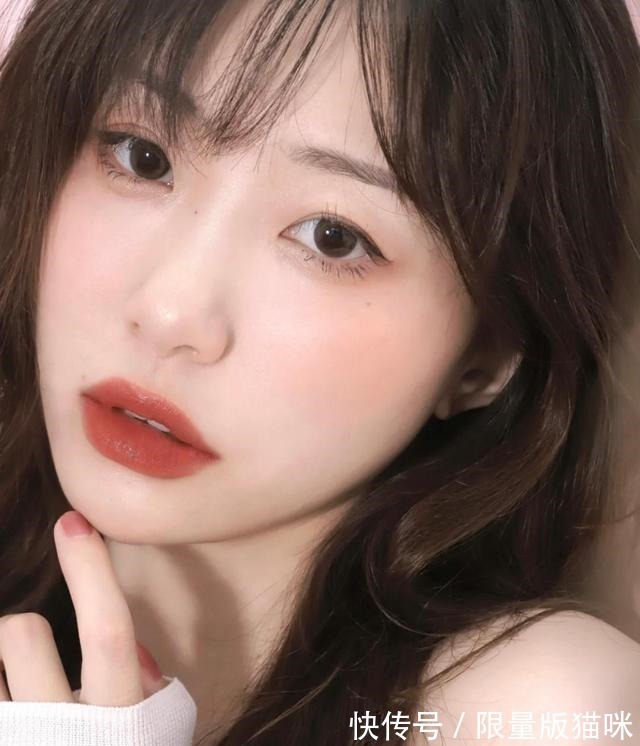 pat “品味够好”的女人,秋天都喜欢涂这5支口红,轻松显白又上档次!