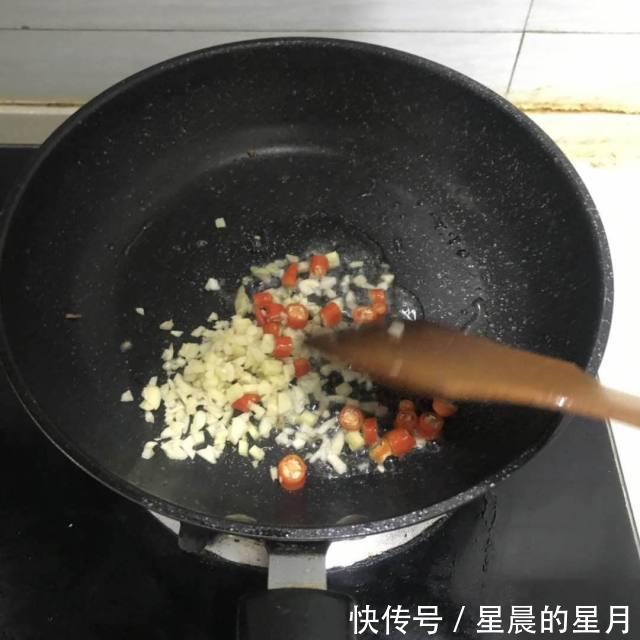 豆腐|小葱煎豆腐,咸香入味,给肉都不换