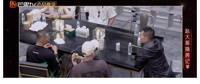 姐姐們|一臺空調引發的“大戰”，大老爺們互相扯頭花…