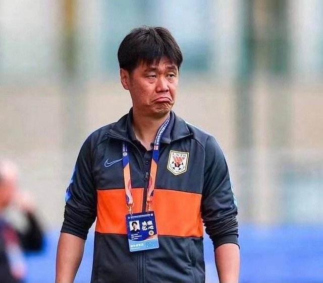 足协|国足屡败回国,李霄鹏情绪激动向陈戌源提出条件,足协不能再等了