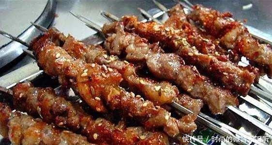 吃烧烤时,这4种肉可以放心大胆拿,老板无法造假,吃的都是行家