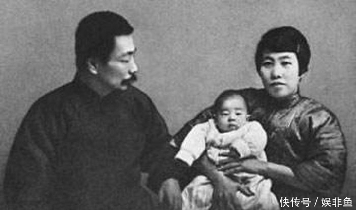 她是原配夫人,一生无爱无性还照顾小妾儿子,丈夫死后说了一句话