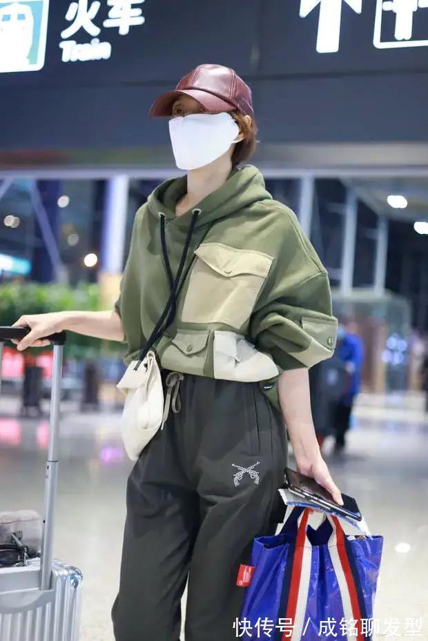 马伊琍|马伊琍到底多会穿,看这三套搭配就知道穿衣品味,时髦减龄又有范