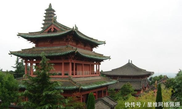 山西又一寺庙走红,因《西厢记》走红,还藏着一座百年古塔