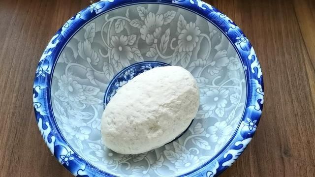 绿豆沙馅|半烫面馅饼，皮薄馅大，放凉了也不会硬，做法简单，老少都爱吃