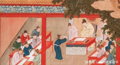 张乡绅|范进中举后为啥突然疯了?把他中举后的权利放到现代,你就明白了