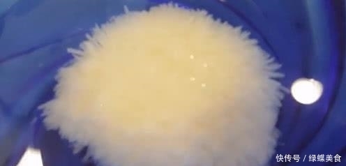 刀功|同是豆腐,日本厨师切成菊花,中国厨师一动作让他“甘拜下风”