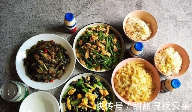 3口之家的午餐，不精致但很用心，荤素搭配营养全，每样都好吃！