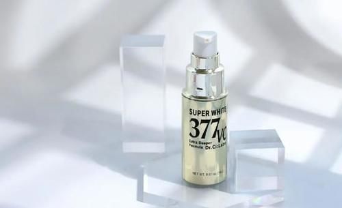 “天生冷白皮”？只是比你会美白而已啦