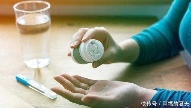 冠心病|阿司匹林对冠心病有啥好处? 吃多少? 啥时候吃? 有啥副作用