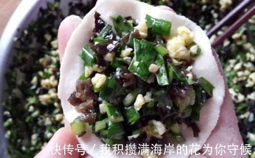 调韭菜鸡蛋馅,放调料有讲究,牢记“3放2不放”,韭菜鲜香味足