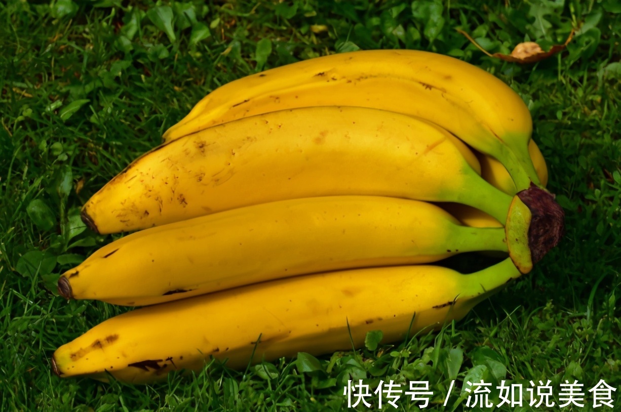 香蕉作为水果太寻常，但皮却是养花的好东西！