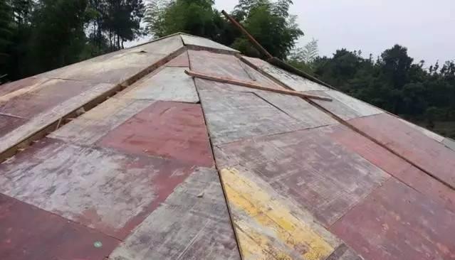 开山|70后老夫妻合伙开山，40万为孩子建独一无二的2层婚房，牛！