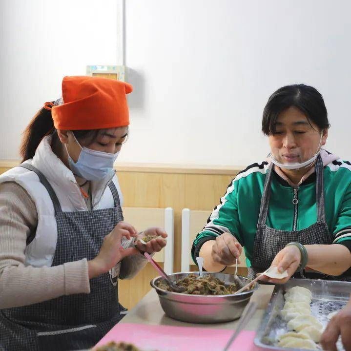 包饺子@济南市七里山幼儿园冬至主题活动