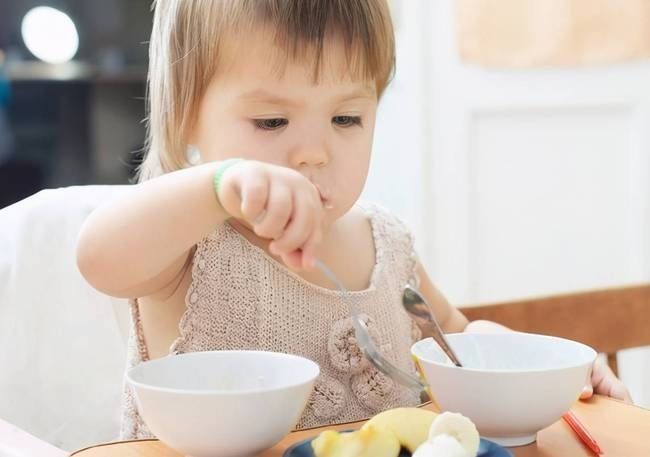 妈妈|儿科医生:两种汤别再给娃喝了,不仅容易积食,还不利于孩子长个