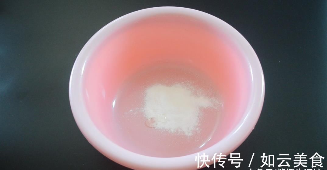 汗味|清洗毛巾别再用肥皂了, 用它泡一泡, 多脏多旧的毛巾也能洁白如新