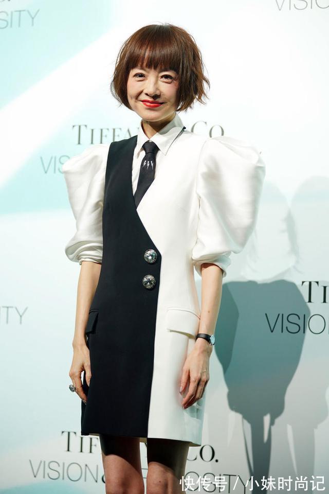 匀称|陈鲁豫这次穿对了，波波头配一款西装式黑白拼接连衣裙，气质全开