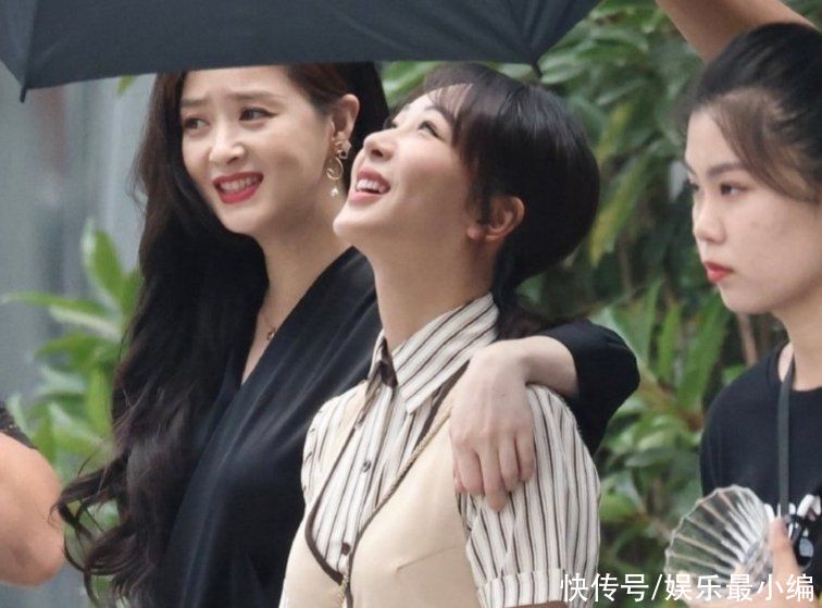 歡樂頌|《萌探》新鮮錄制路透！當紅帥哥愛豆露面，楊紫與姐妹見面好有愛