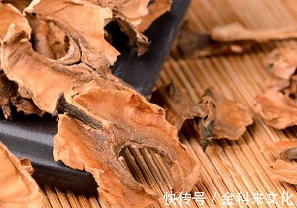 分心木|核桃里面的“分心木”,是个好宝贝,用来泡水喝,会有四个好处!