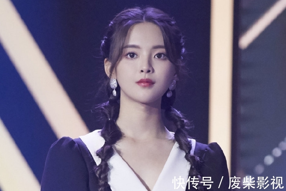 bug|杨超越,像动漫游戏里的人物来到现实世界,真是让人震撼的颜值