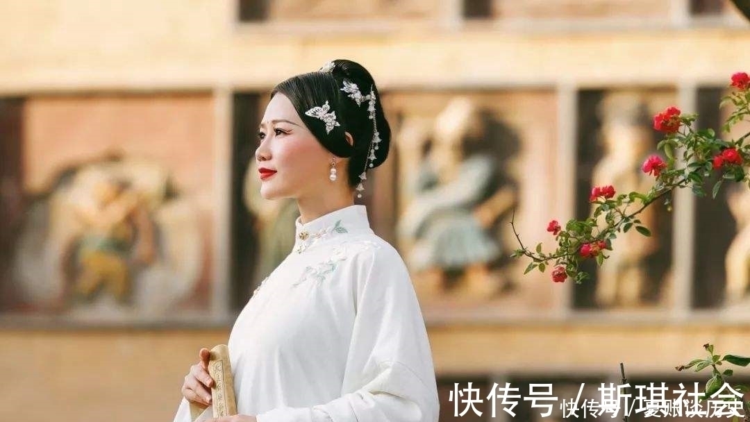 寂寞#李清照仅用三十三字,便将“寂寞女儿香”,写成一首优美的诗词