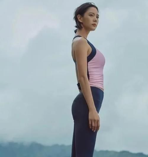 克拉拉|不愧是亚洲“第一美女”,克拉拉的真实身材什么样这腿绝了