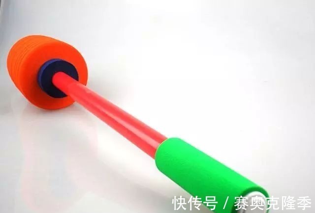 疏通器|工人在卫生间贴瓷砖留了一排空,一开始以为偷工,后来才明白好处