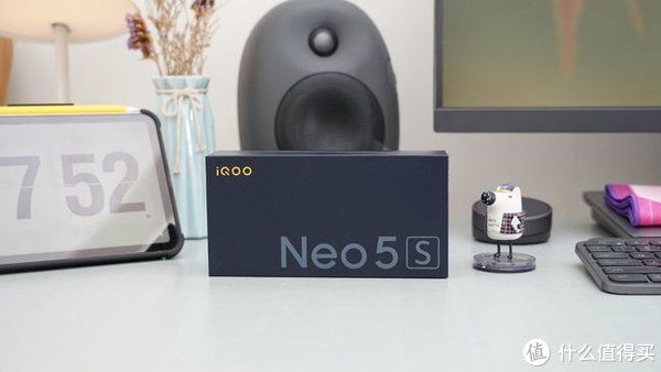 画质|热爱无需妥协，青春就要高能：iQOO Neo5S手机开箱评测