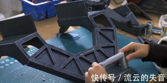 机甲|B站大佬推荐国漫爱好者做灵笼机甲,日漫爱好者用轮胎做巨人