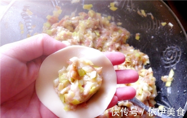 吃了几十年饺子,此款馅料第一次尝,外酥里嫩又鲜又香,真美味