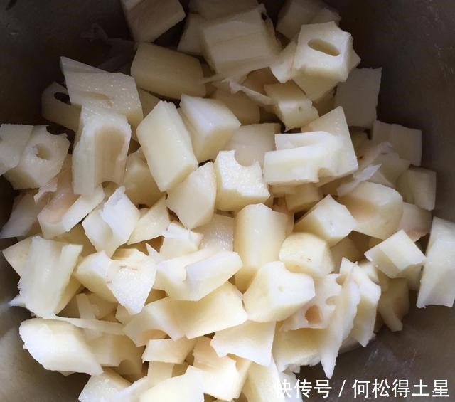 小丁|莲藕最经典的吃法酸辣藕丁,美容养颜还开胃!