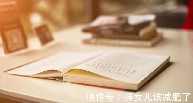 这首诗@宋代诗人陈师道，尽管遭遇艰难困苦，仍然能在读书中寻找到乐趣