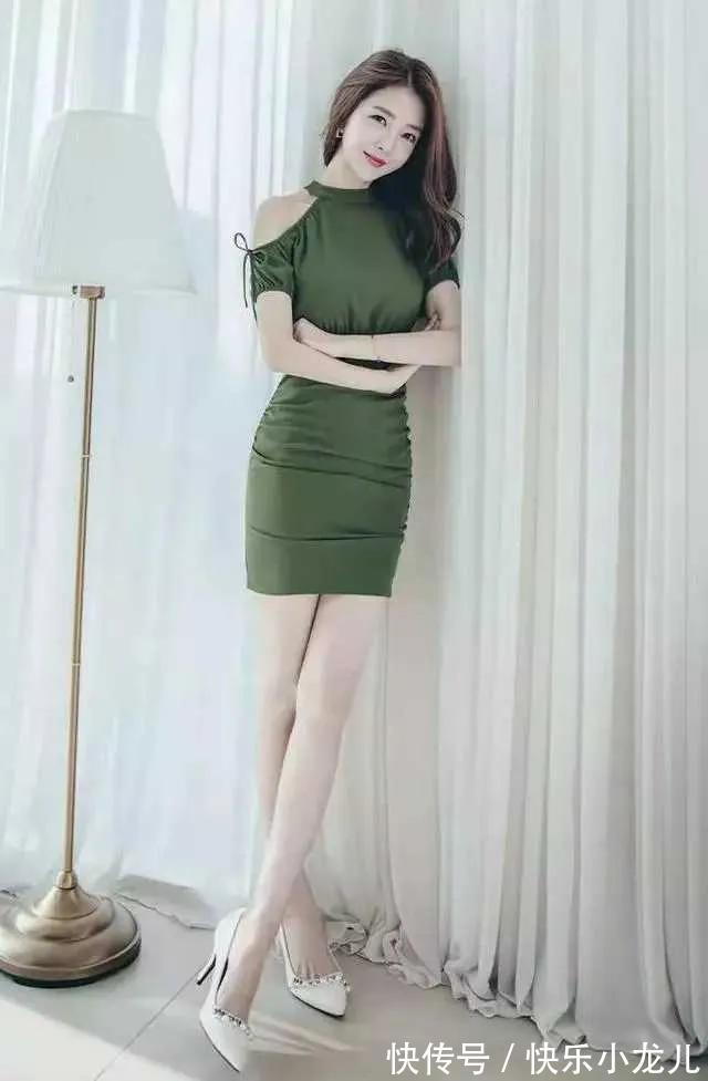 穿搭 浅绿色系带时尚露肩短袖连衣裙,洋气时尚修身显瘦