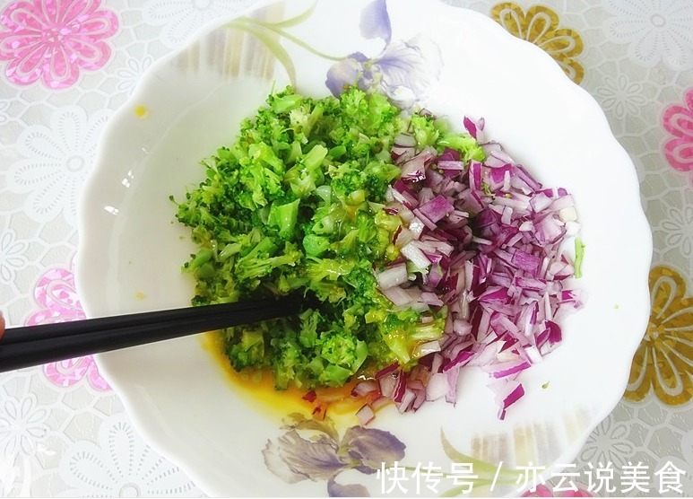 我的早餐饼火了，顶饱又低脂，同时还能润肤，最适合早秋