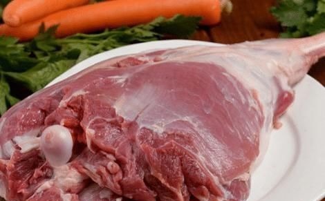 买羊腿时,买前腿还是买后腿?肉贩子告诉你,区别很大,买错后悔!