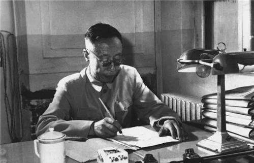 此物|溥仪逃亡时，将此物缝进棉衣里26年不离身，今成“国宝中的国宝”