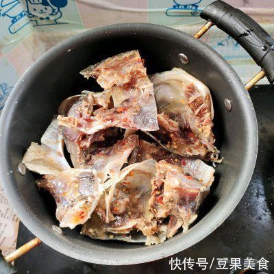 下饭神器腊鱼头豆腐汤，拌饭还能吃三碗