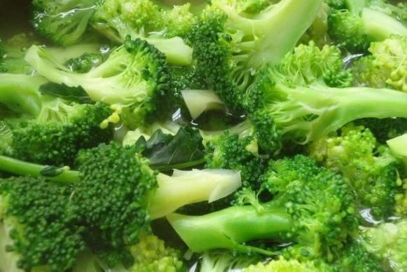 胡萝卜|视力不好就吃胡萝卜?西兰花、芹菜叶效果会更好,痛风人群都可吃