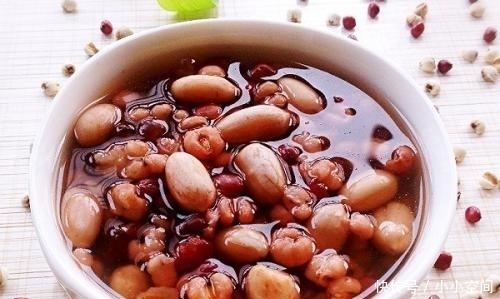 花生和它一起煮,气血好了,体内湿气没了,皮肤越来越紧致细腻