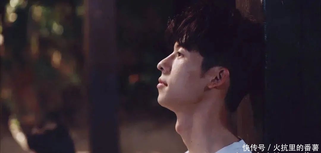 千万别乱摸男生喉结,别问为什么!