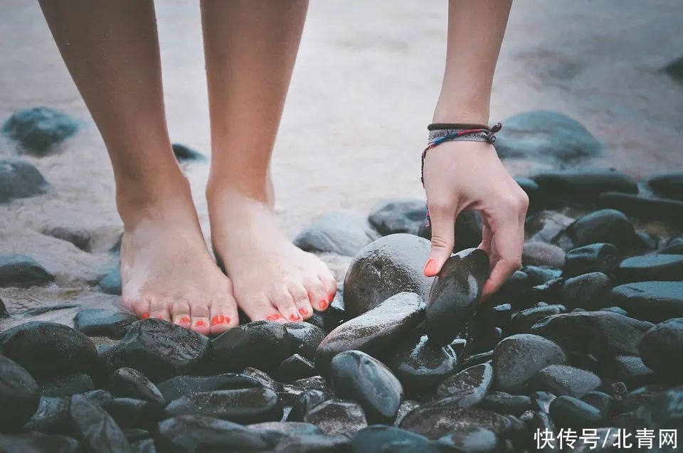 用药|炎炎夏日,如何让自己的脚不受“气”?