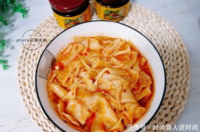 喜欢|冬天就喜欢这早餐,不和面不揉面,五分钟出锅,每次都得吃2碗