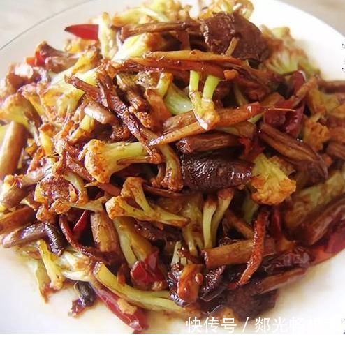 蒜薹丁|美食推荐虎皮青椒烧茄子，宫保豆腐，土豆炖牛肉，干锅花菜茶树