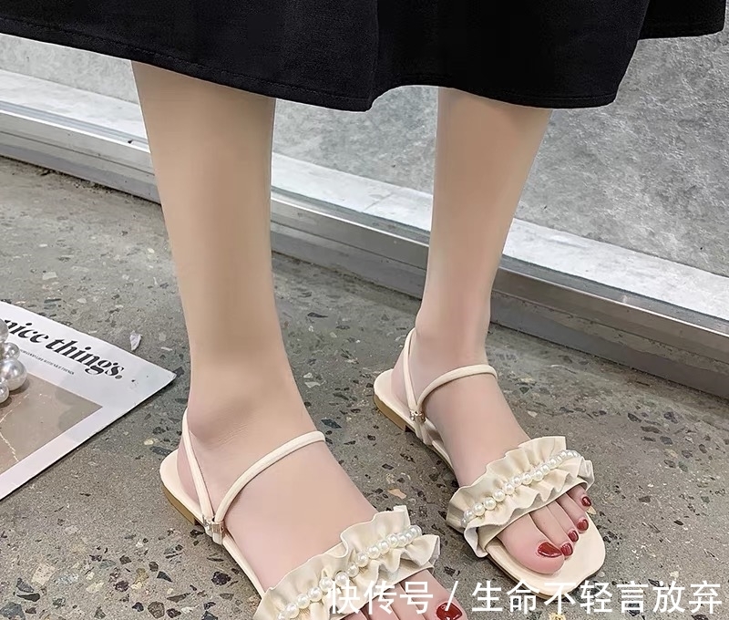 凉鞋|夏季小众款凉鞋分享，各种风格，任君挑选