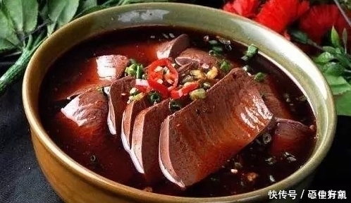 你还在买猪血吃吗?爱吃猪血的来看看,现在知道还不晚