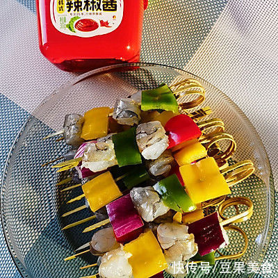 #暖冬酱在手，嗨吃部队锅#酱香五彩鲜虾串
