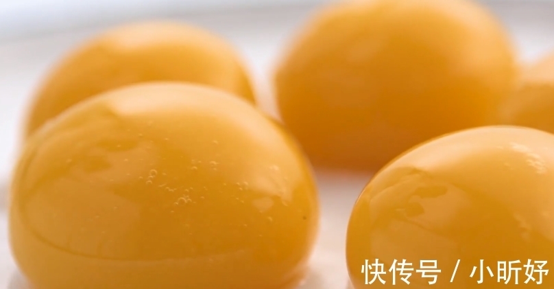 做法|3分钟学会南瓜新做法，香甜软嫩不粘牙，比果冻还Q弹，一看就会